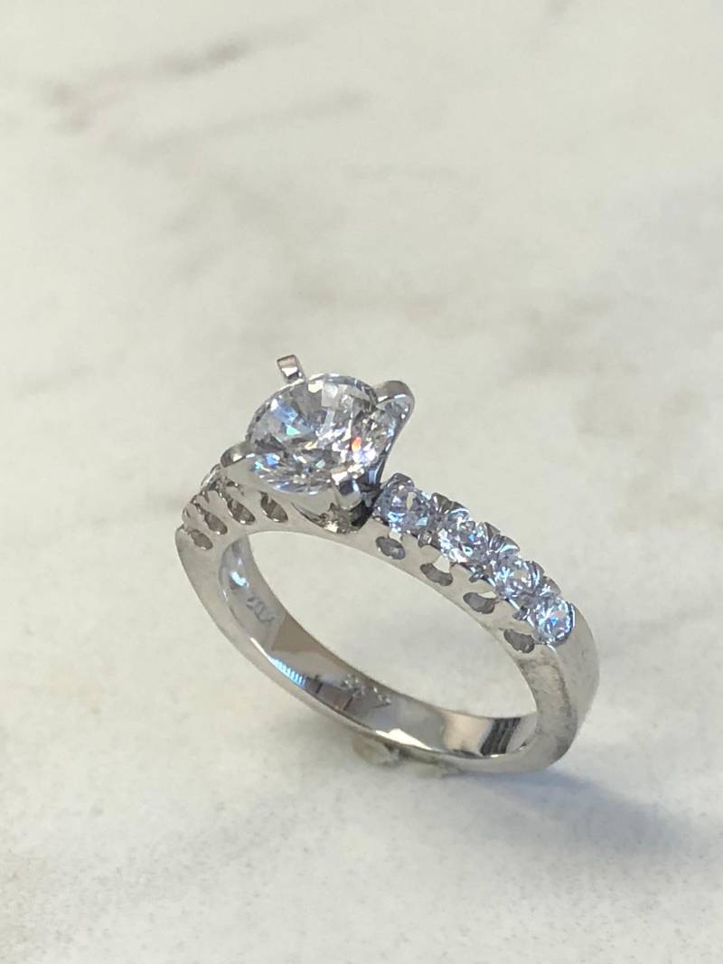 sterling Silber Damen Cz Verlobungsring 1.50Ct Gesamtgewicht Look von StanPaulJewelry