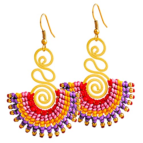 Boho Ohrringe von Stand Tall Accessories Gold Ohrringe für Frauen, handgefertigt mit Kupfer und bunten Baumwolle Cord für einen Trendy Look am besten für alle Outfits (Lila Gelb Rosa Rot) von Stand Tall Accessories