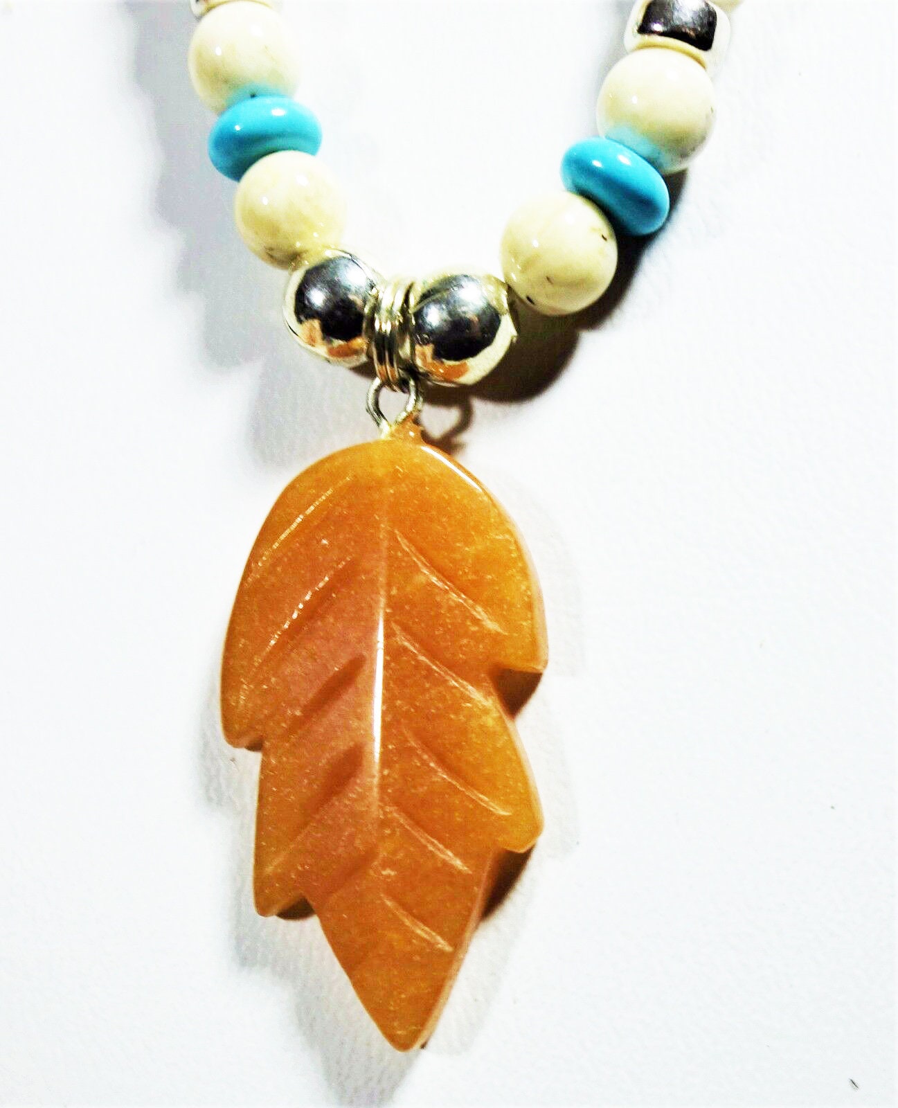 20 "Mutterperlenkette Mit Passenden Ohrringen Carnelian Carved Leaf 2227 von StandsbyriverArt