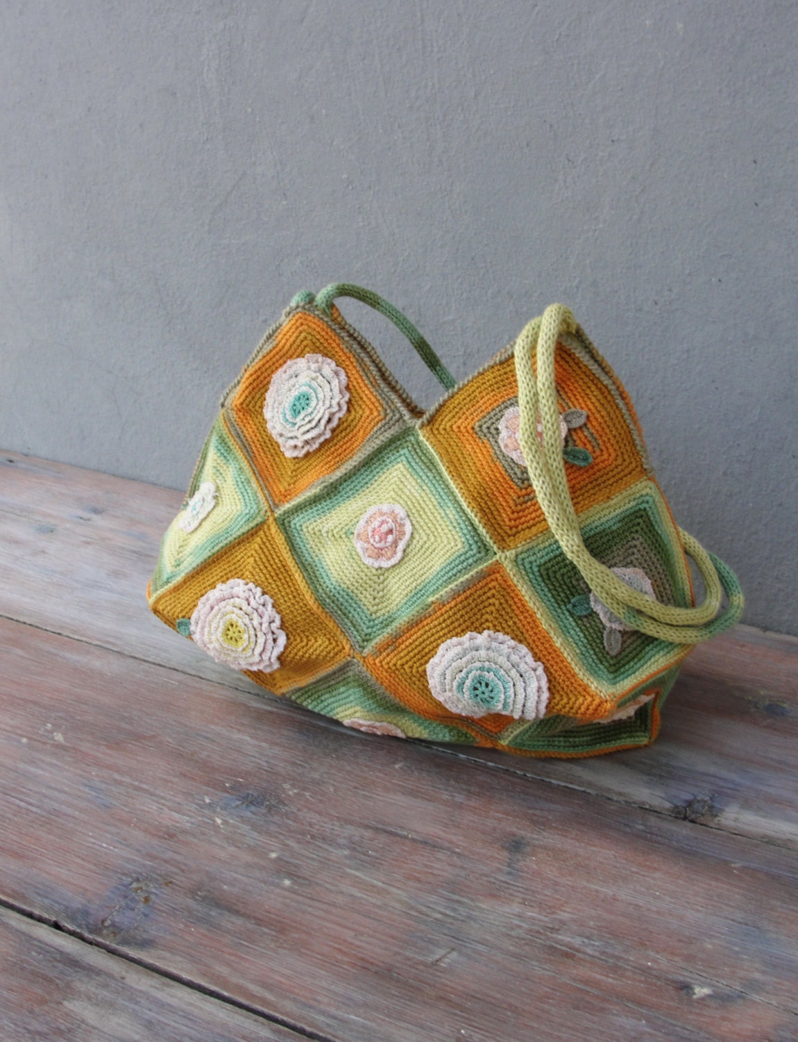 Bunte Blumentasche, Hand Gehäkelte Ombré Blumentasche in Orange - Und Grüntönen von StarBags