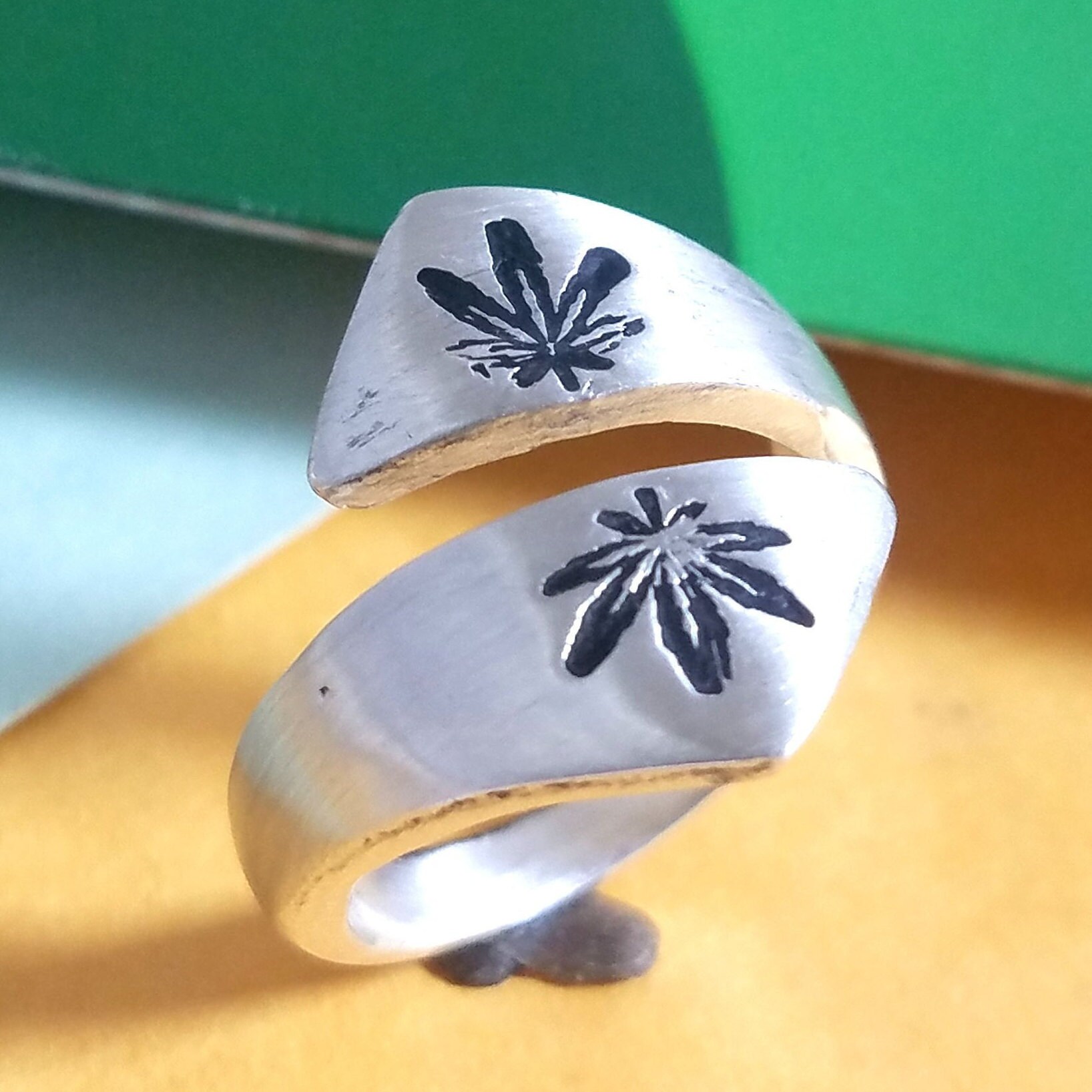 925 Sterling Silber Hanf Blatt Design Finger Wrap Ring Geschenk Für Sie. #2026 925 Sterling Silber Hanf Blatt Design Finger Wrap Ring Geschenk Für Sie. #2026 von StarBuckJewelry