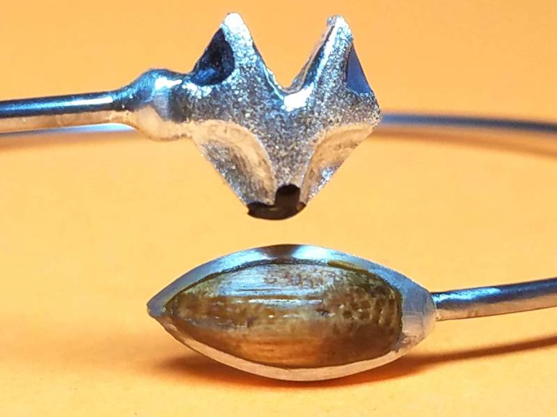 Fox Design Verstellbarer Wickelarmreif Aus 925 Sterling Silber Mit Naturbelassenem Eichenholz Eingelegt Und Gebeizt Schwarz Emailliert #20128 von StarBuckJewelry