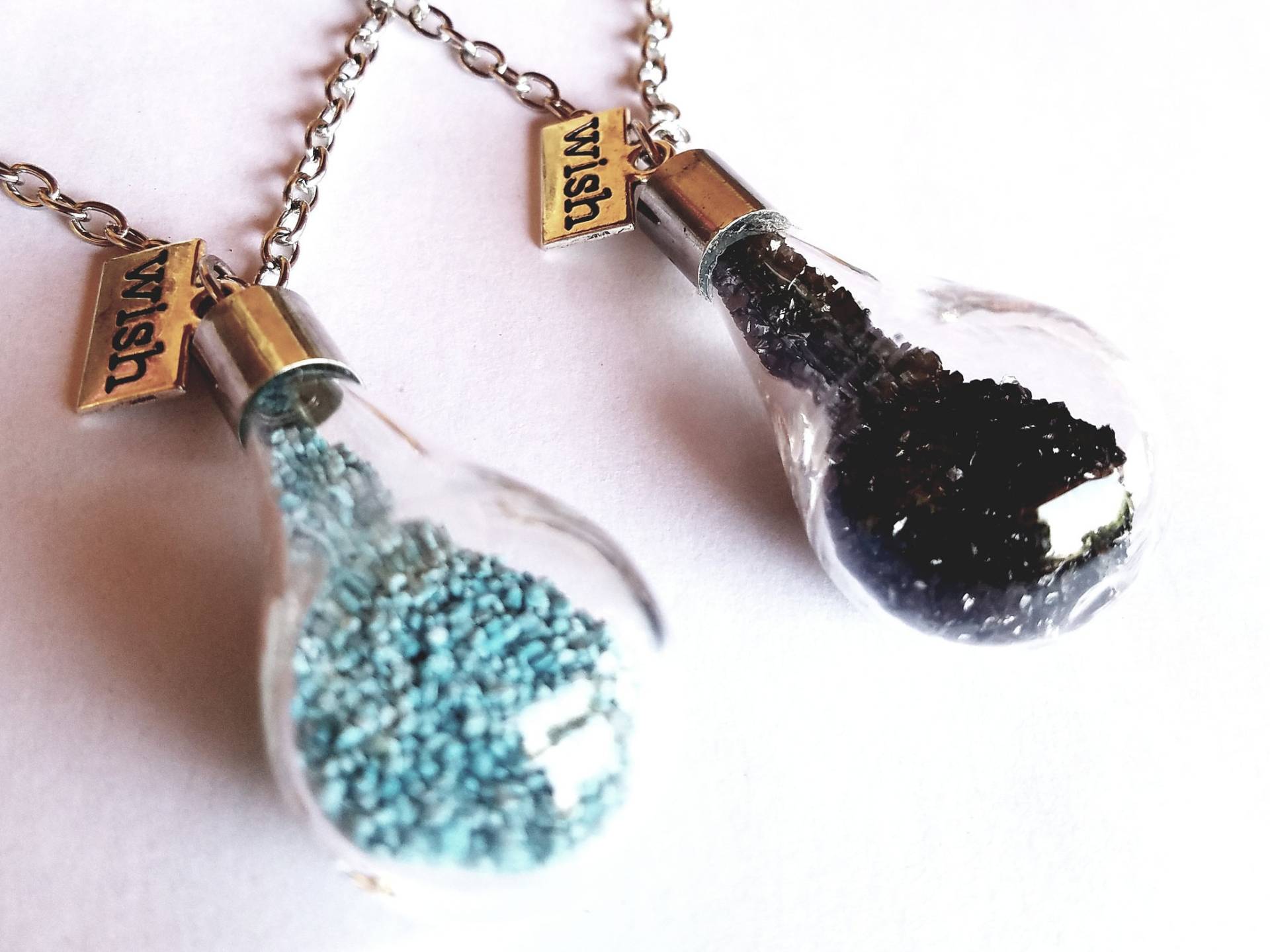 Handgefertigte Glas Orb Lampe Mit Crushed Jet Black & Torques Heilstein Halskette - Paare Geschenk Jahrestag Geschenke Personalisierte #2097 Handgefertigte Glas Orb Lampe Mit Crushed Jet Black & Torques Heilstein Halskette - Paare Geschenk Jahrestag Geschenke Personalisierte #2097 von StarBuckJewelry