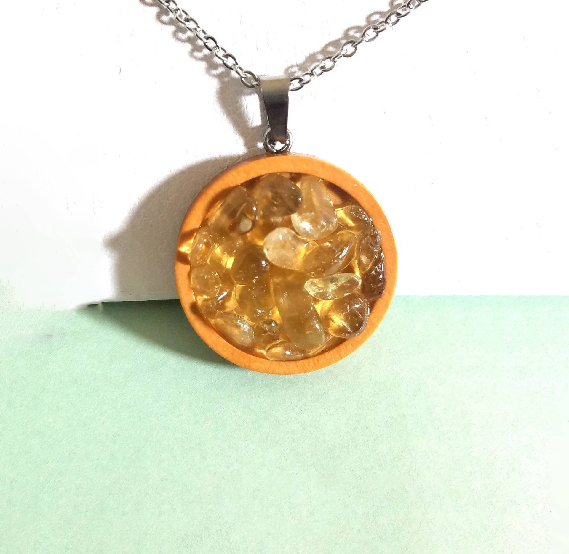 Premium Natürliche Heilsteine in Holzrahmen - Statement Halskette Vintage Initial 2066 Premium Natürliche Heilsteine in Holzrahmen - Statement Halskette Vintage Initial 2066 von StarBuckJewelry