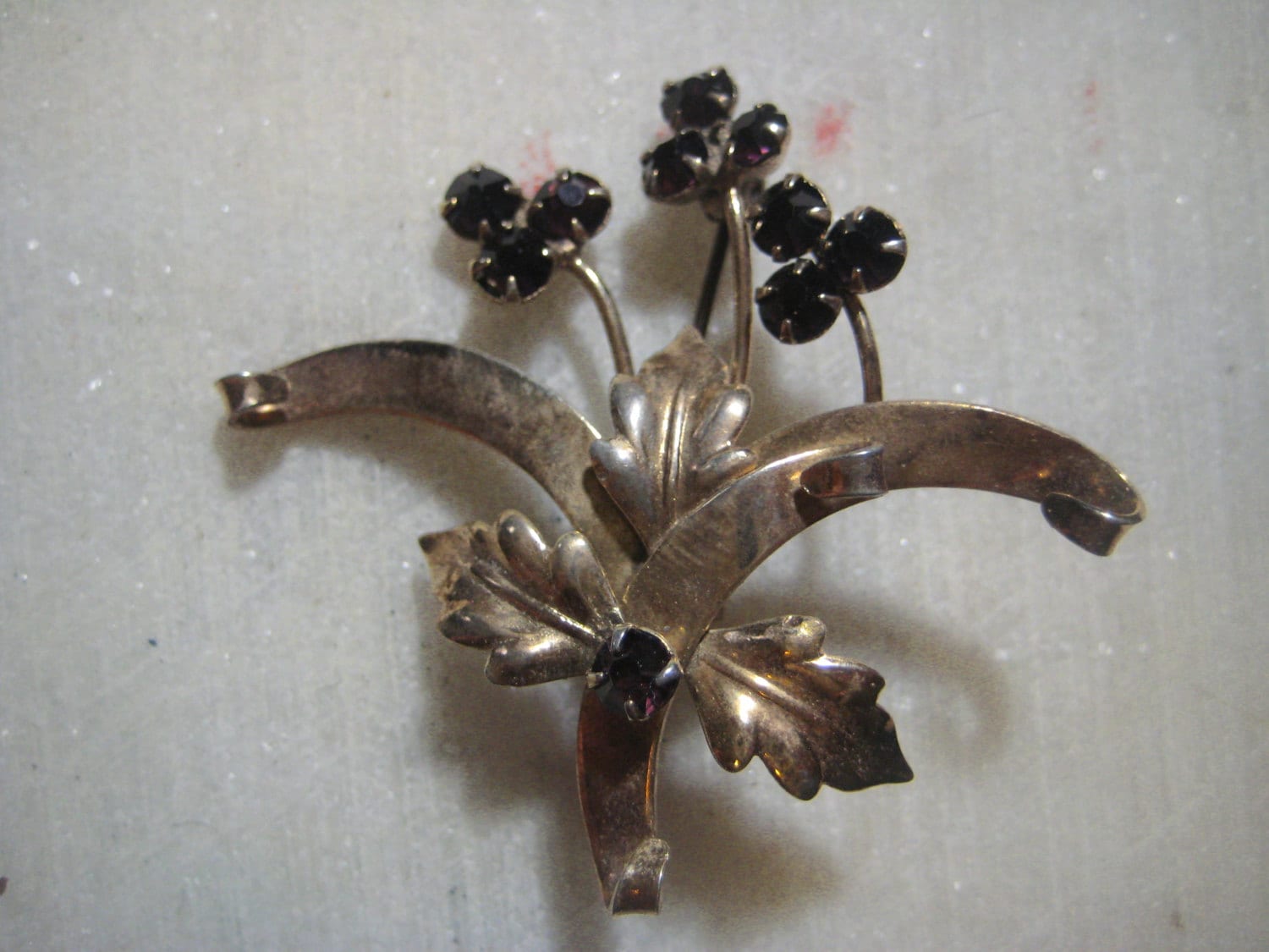 Vintage Schwarzes Strassblatt & Blüten Brosche, 1950Er Jahre Schwarz Facettierte Kristall Glasperlset Strass, 1 3/4"x2", Stk Vintage Schwarzes Strassblatt & Blüten Brosche, 1950Er Jahre Schwarz Facettierte Kristall Glasperlset Strass, 1 3/4"x2", Stk von StarPower99