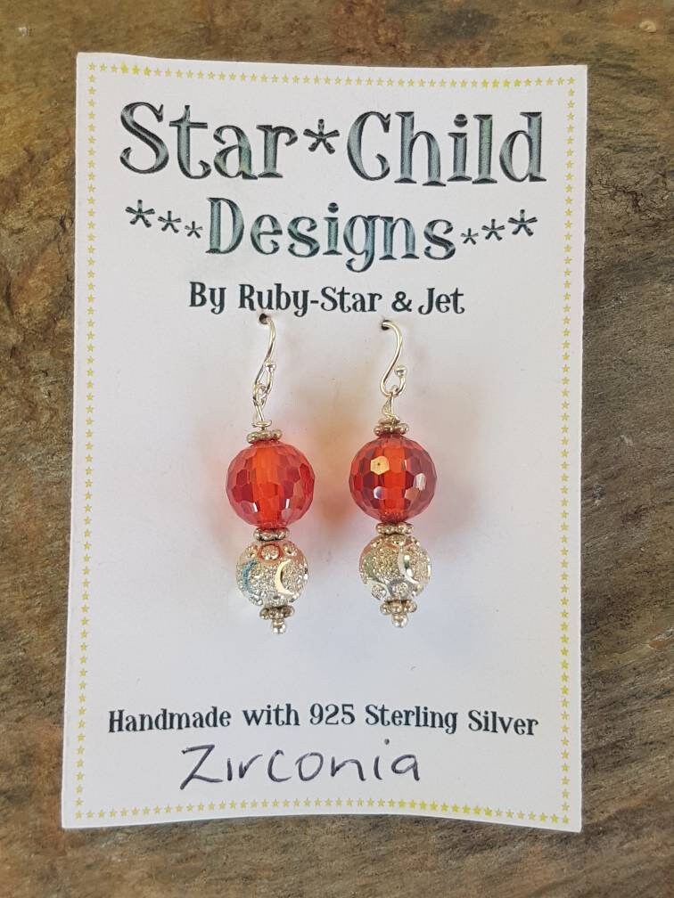 Funkelnde Facettierte Zirkonia & Verzierte Silber Perlen Ohrringe, Minimalist Baumeln Tropfen Rote Cz Lange Hochzeitsgeschenke Funkelnde Facettierte Zirkonia & Verzierte Silber Perlen Ohrringe, Minimalist Baumeln Tropfen Rote Cz Lange Hochzeitsgeschenke von StarStonesShop
