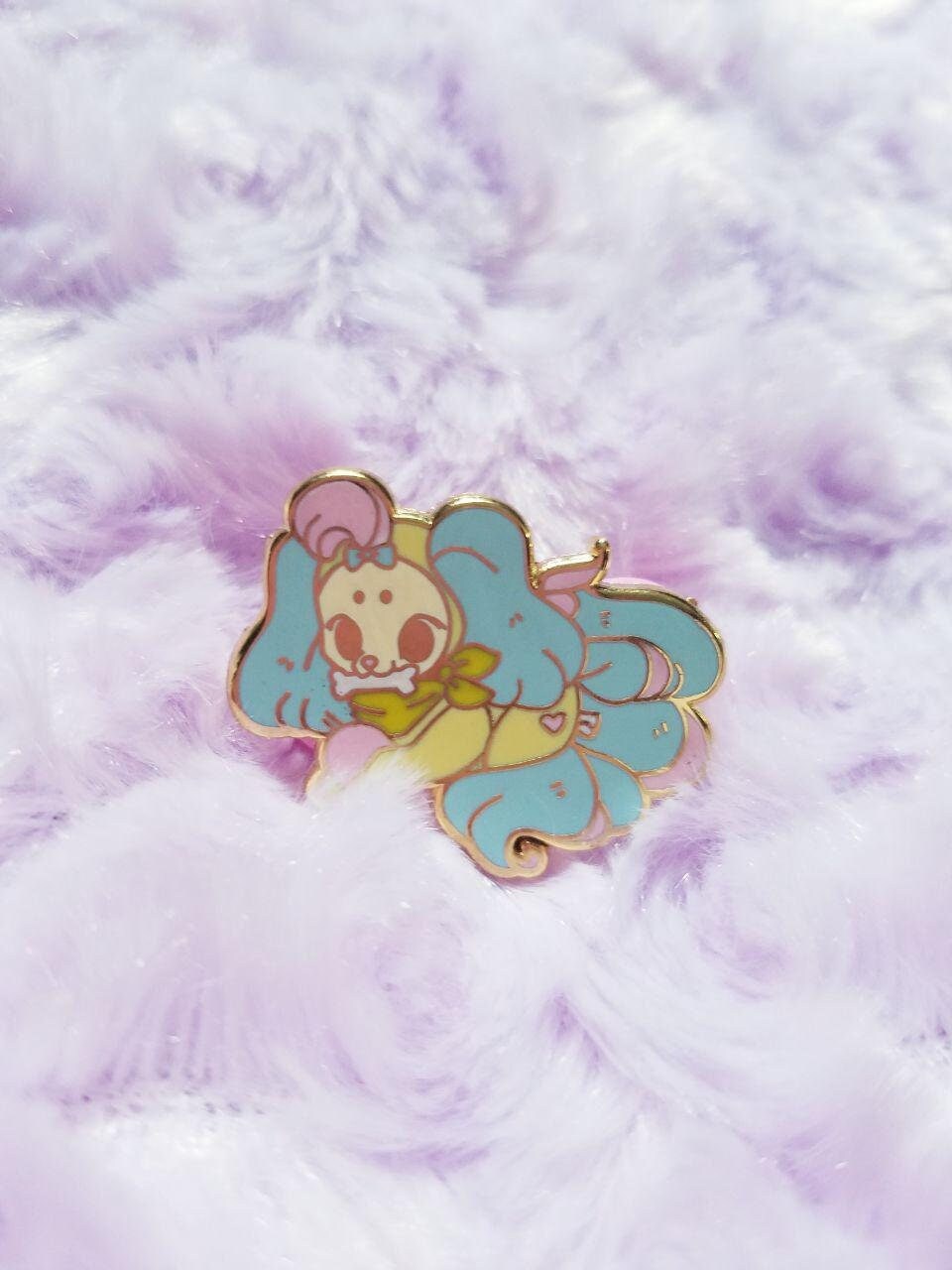 Plüsch Welpe Emaille Pin von StarSweets