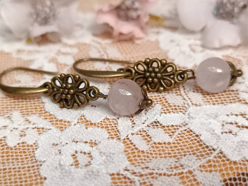 Edle Bronzefarbene Ohrhänger Mit Rosenquarz von StarchildJewellery