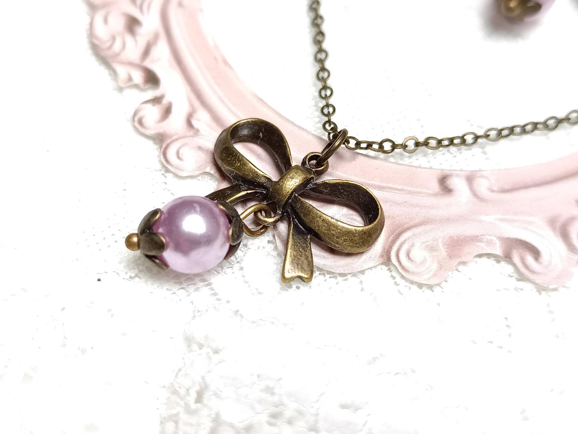 Vintage Kette Mit Schleife von StarchildJewellery