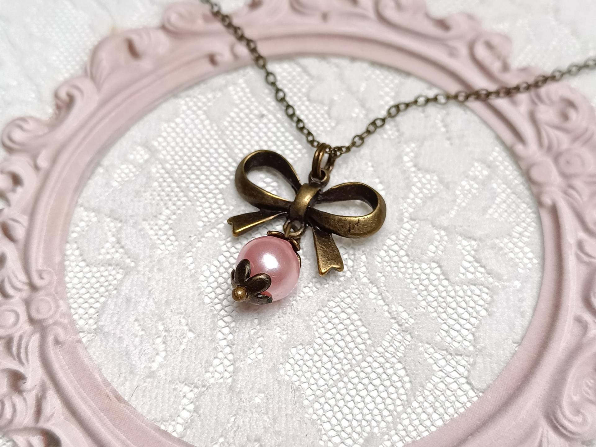 Vintage Kette Mit Schleife von StarchildJewellery