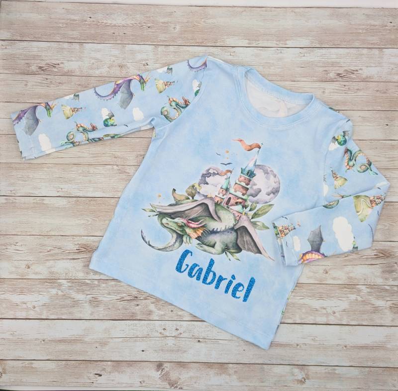 Pullover Mit Drachen Und Burg, Personalisierung Möglich Wunschname Zahl von StarckeAnna