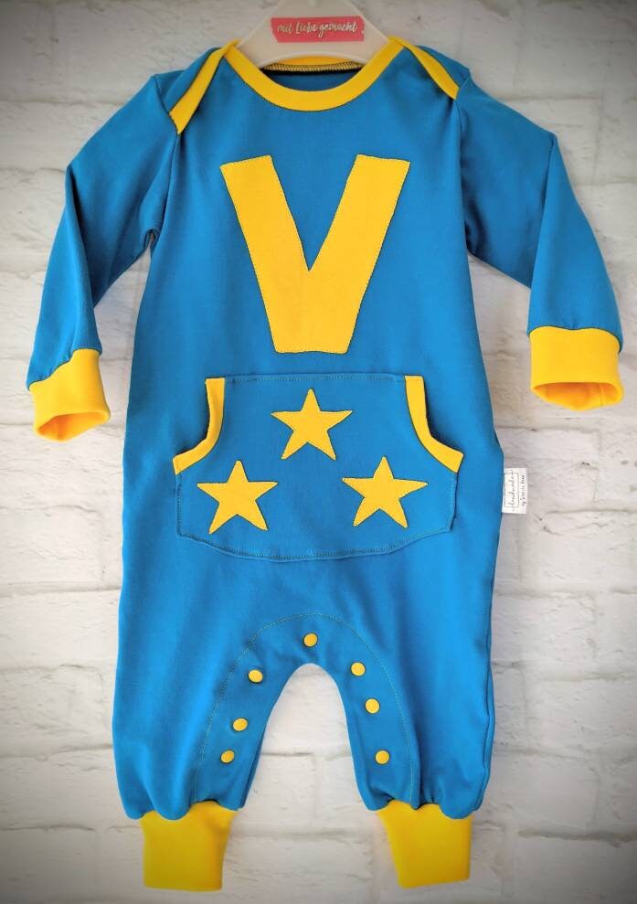 Spielanzug, Langer Strampler, Superhelden Anzug Mit Wunschbuchstabe. Strampelanzug, Einteiler Auch in Weiteren Farben Verfügbar von StarckeAnna