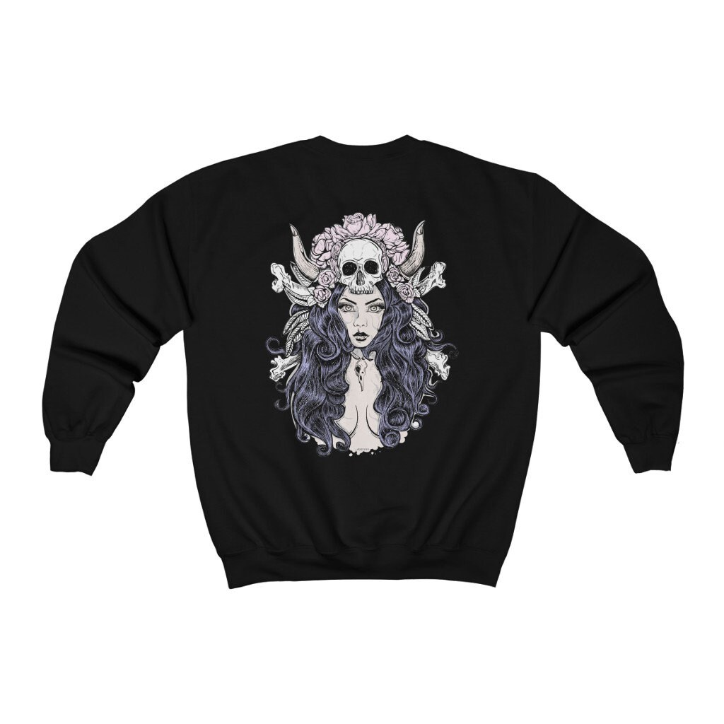 Witch Sweatshirt, Skull Rosen Print On Back Grafik Goth Halloween Crewneck Pullover Männer Frauen Erwachsene Ästhetik Top von Starcovedesign