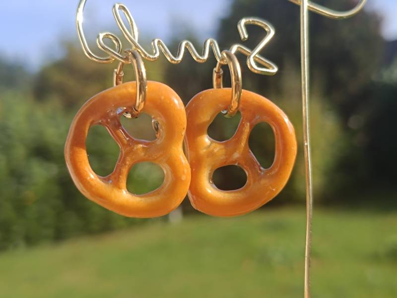 Brezeln Ohrringe Oktoberfest Edelstahl Lustiger Schmuck Brezel Typisch Deutsch Epoxidharz Geschenk Für Weihnachten Geburtstag von StardustJewelryDE