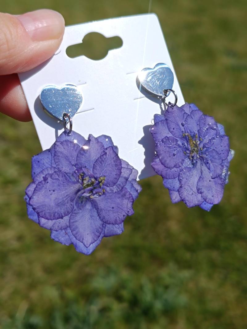 Echte Blume Rittersporn Ohrringe Edelstahl Einzigartiger Schmuck Besonders Geschenk Weihnachten Geburtstag von StardustJewelryDE