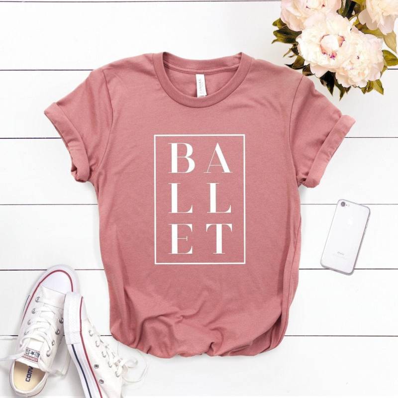 Ballett-Shirt Softstyle Unisex-T-Shirt - Ballerina-Tanz-Outfit von StarkAmbition