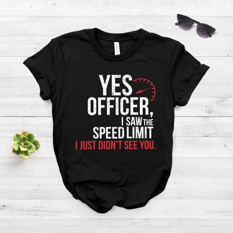 Car Guy Shirt ∙ Auto-Enthusiast Geschenk Für Auto-Guy Vintage Ja Offiziner, Ich Sah Die Geschwindigkeitsgrenze Softstyle Unisex T-Shirt von StarkAmbition