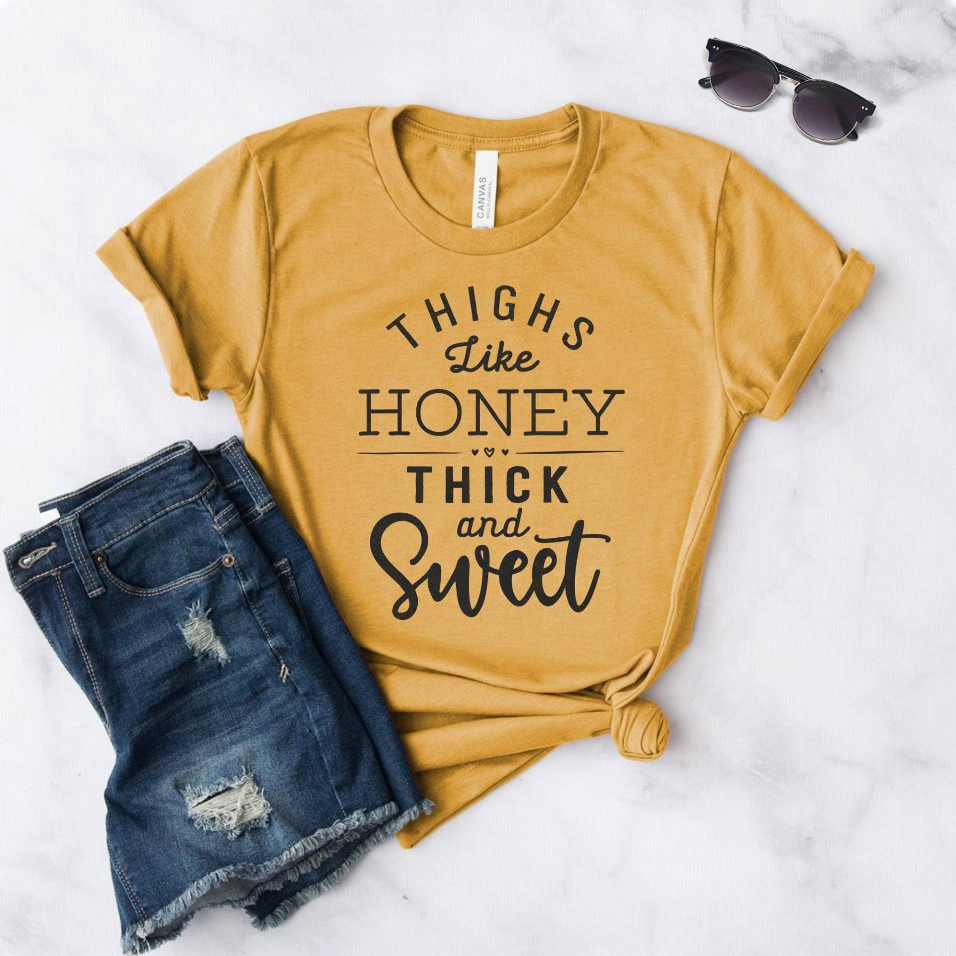 Oberschenkel Wie Honig T-Shirt - Freches Unisex Softstyle Shirt von StarkAmbition