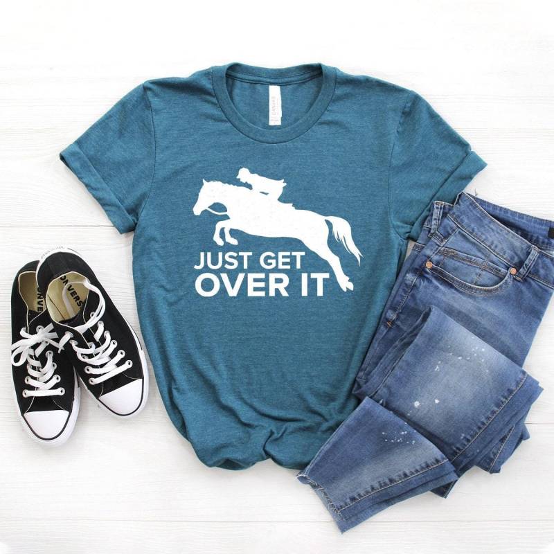 Pferd Springend T-Shirt Reiter "Just Get Over It' Unisex Shirt von StarkAmbition