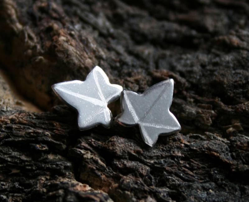 Efeublatt. Ohrstecker Aus Sterlingsilber. "Waldfreunde' Kollektion. Exklusives Design. Ohrstecker. Umweltfreundliches Silber. Kleine Efeublätter von StarlightAndShadows