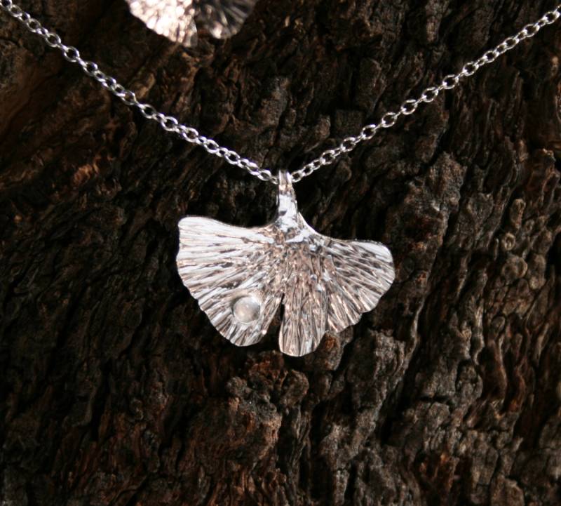 Ginko-Blatt ~ Eco Freundliche Sterling Silber & Mondstein Ginko Biloba Blätter. Wählen Sie Anhänger, Ohrringe Oder Geschenk-Set. Box Eingerichtet von StarlightAndShadows