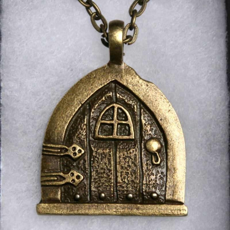 Handgefertigte "Fairy Door' Anhänger. Feen/Fee Steampunk. Bronze-Ton Tür An Einer Kette - Mit Oder Ohne Box von StarlightAndShadows