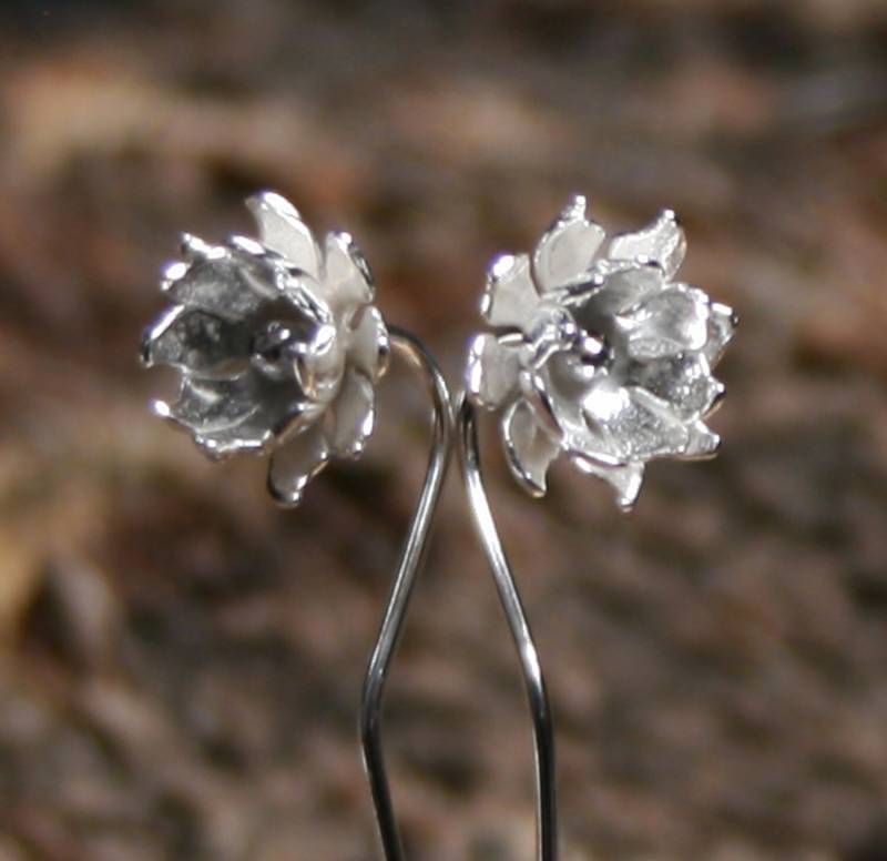 Lily-Ann - Einfach Silber Wildblumen-Serie Exklusives Design Sterling Blumenohrringe. Langer Stamm. Floral. Umweltfreundlich. Stammten von StarlightAndShadows