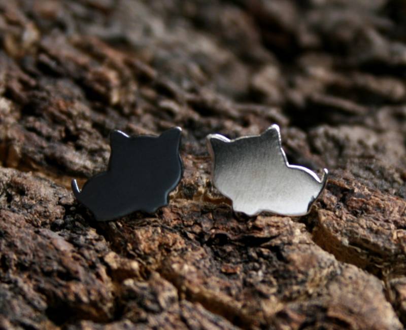 Nette Katze. Sterling Silber Ohrstecker. Sammlung "Waldfreunde". Exklusives Design. Umweltfreundliches Natur - Oder Schwarzsilber. Kätzchen. Katzen von StarlightAndShadows