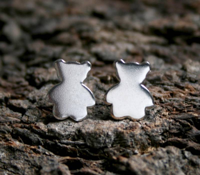 Teddybär. Sterling Silber Ohrstecker. "Forest Friends" Kollektion. Exklusives Design. Ohr-Stollen. Kleine Bären. Öko-Silber von StarlightAndShadows