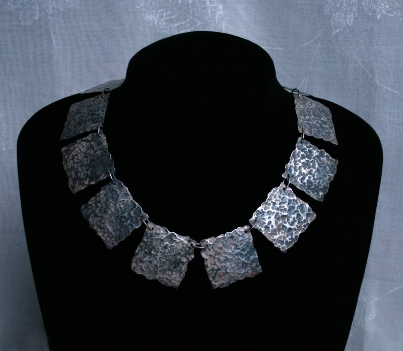 Traditionell Hergestellt "Cleo' Halskette. Gehämmerte Oberfläche Patiniert. Voll Gekennzeichnet Uk Öko-sterlingsilber 925. Recycling-Silber von StarlightAndShadows