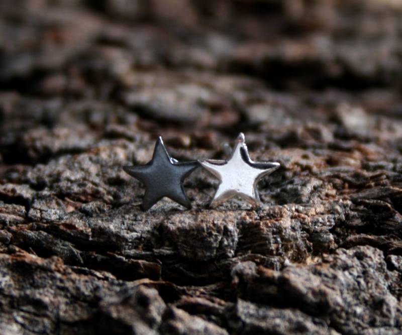 Winzige Sterne. Sterling Silber Ohrstecker. Sammlung "Waldfreunde". Exklusives Design. Umweltfreundliches Natur - Oder Schwarzsilber. Stern-Studs von StarlightAndShadows