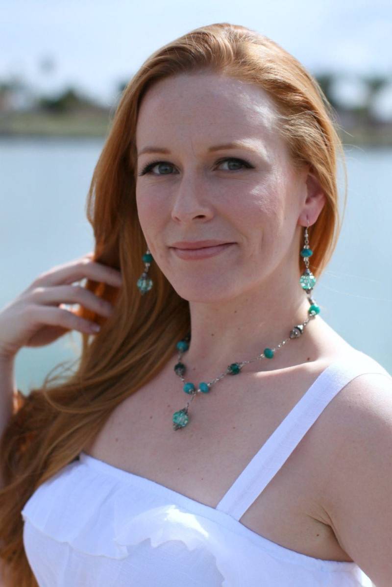 Schöne Petrol Kristall Halskette Und Ohrring Set Aus Recycelten Materialien von StarlightReclaim