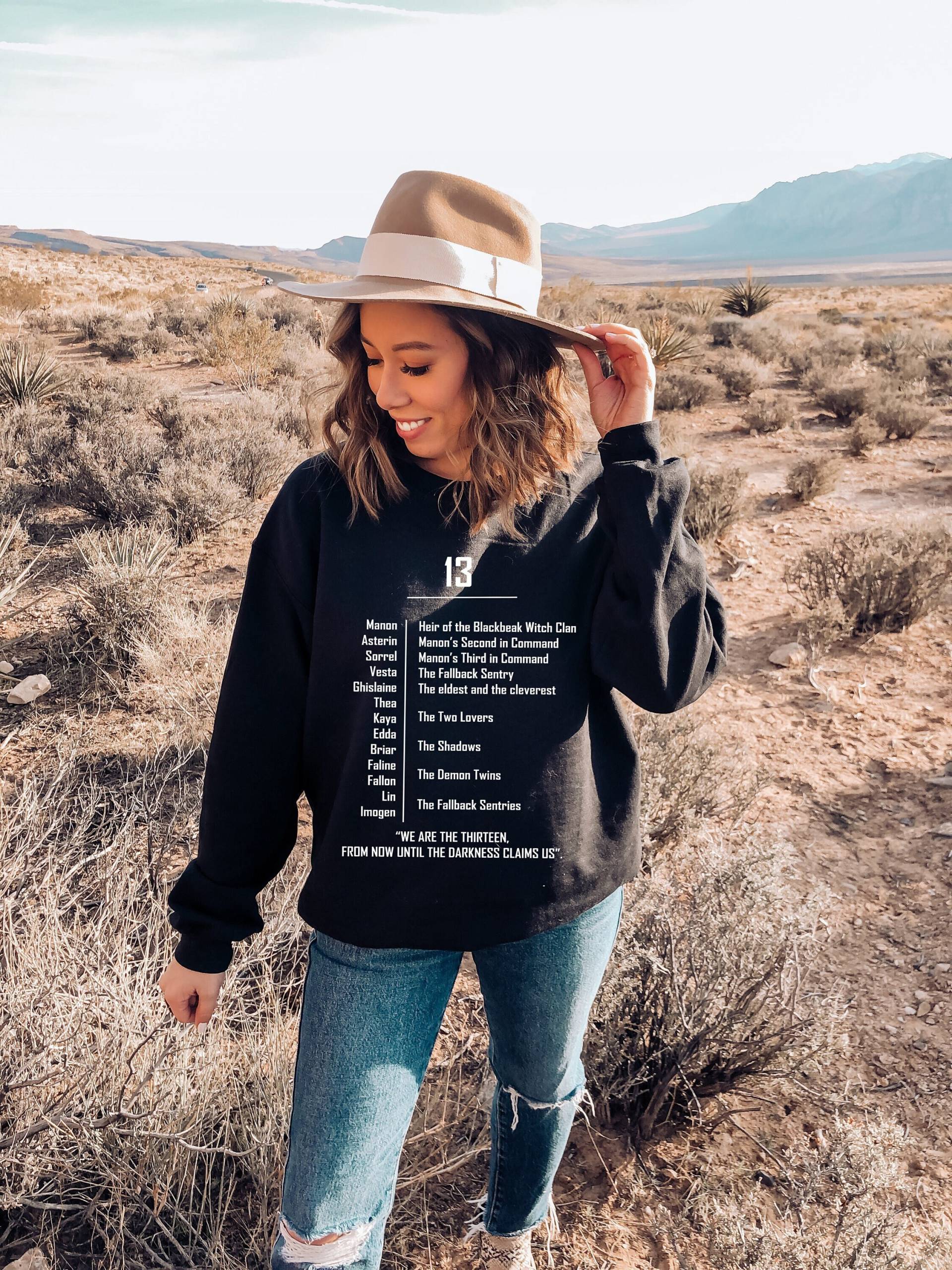 Throne Of Glass The Dreizehn Sweatshirt | Offizipiell Lizenzierte Sarah J Maas Manon Blackbeak - Abraxos Hexenzirkel Bücherwurm Throne Of Glass The Dreizehn Sweatshirt | Offizipiell Lizenzierte Sarah J Maas Manon Blackbeak - Abraxos Hexenzirkel Bücherwurm von StarlitProse