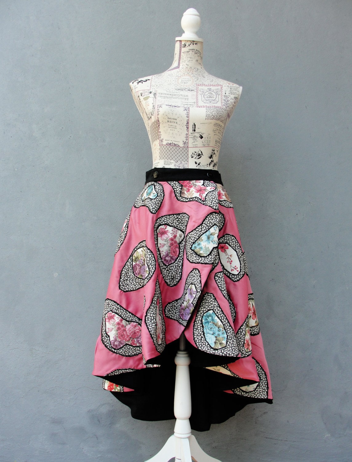 Rosa Satin-Kaskadenrock High-Low-Saum, Größe S von StarsWear