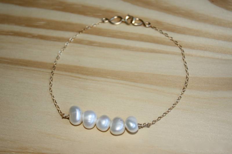 Gold Kettenarmband - Draht Gewickelt Süßwasser Perlen Schmuck von StartlingCreations