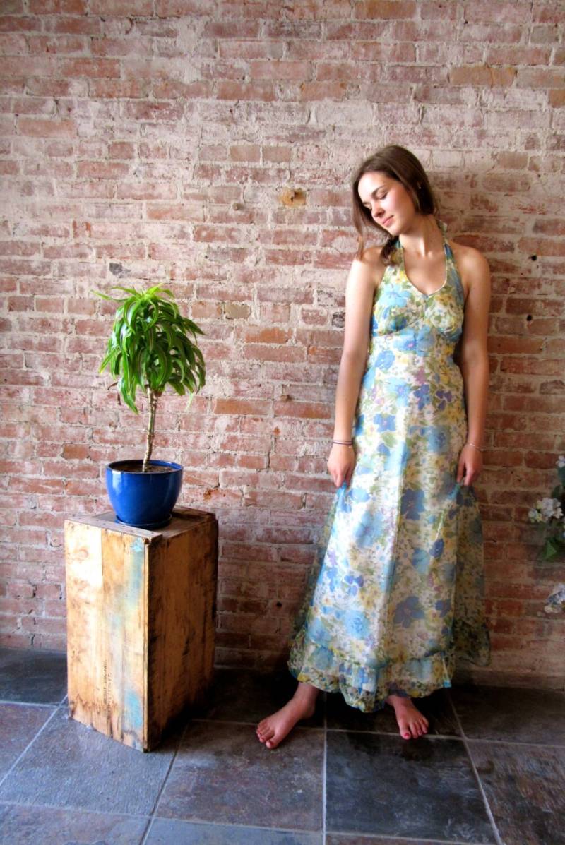 60Er Jahre Neckholder Kleid - Maxi Chiffon Geblümtes Satin Futter Langes von StateAndMainVintage