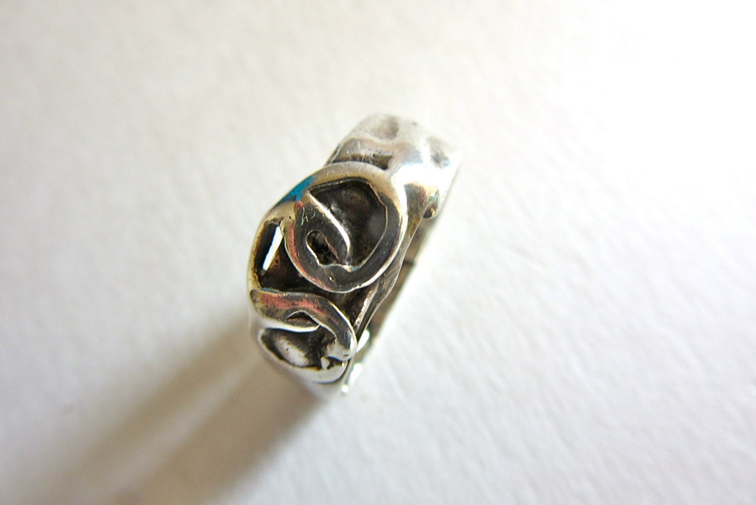 Handgemachtes Silber Band - Abstraktes Design Handgemachter Ringj von StateAndMainVintage