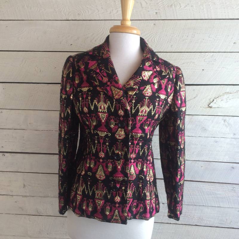 I. Magnin Jacket - 60Er Jahre Abendkleid Goldfaden Gewebtes Design Fuchsia Pink von StateAndMainVintage