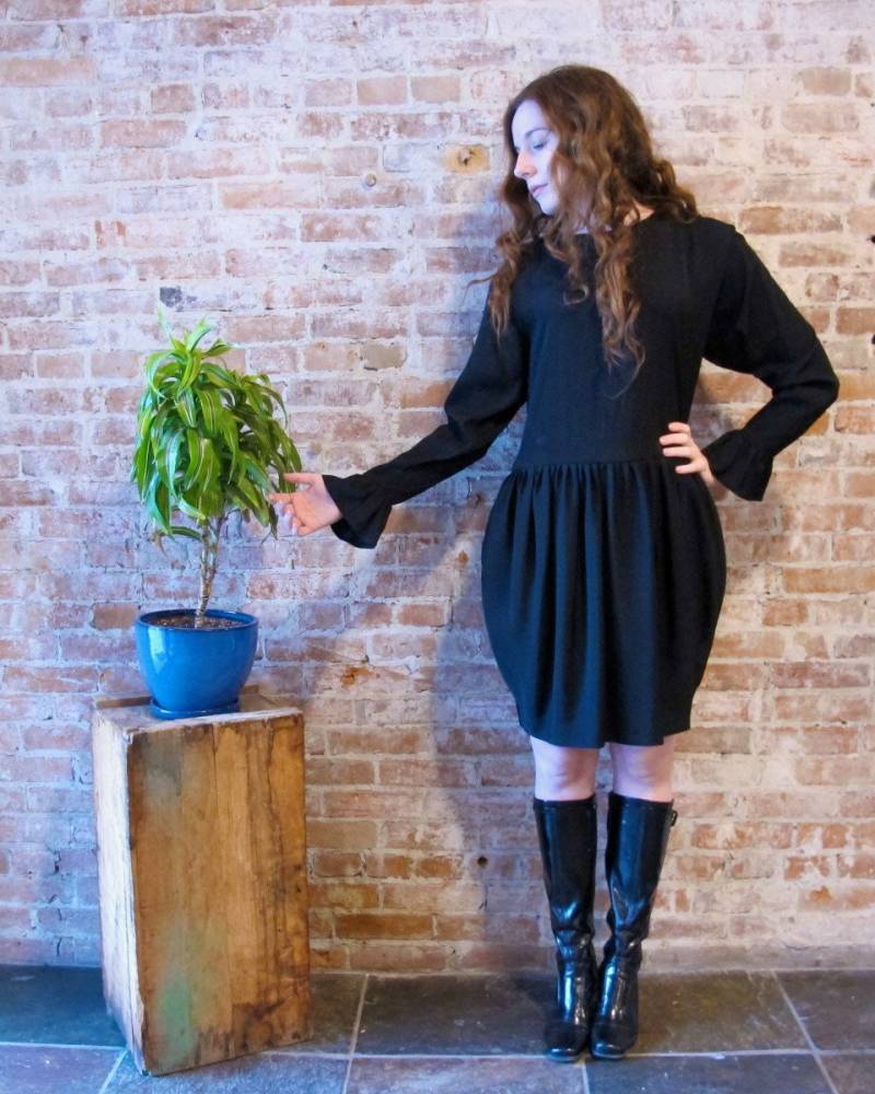 Vintage 80Er Jahre Kleines Schwarzes Kleid Cocktailkleid Formeller Cathy Hardwick Tulip Rock Viskose von StateAndMainVintage