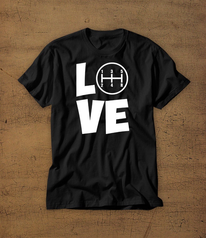 Handbuch Liebe | Speichern Sie Die Handbücher Tshirt T-Shirt Hemd Stick Shift Auto Autos Liebhaber 5-Gang 6-Gang Freund Anleitung von StaticApparel