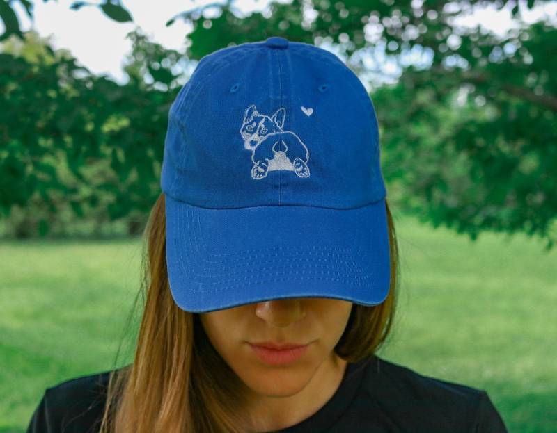 Corgis Butt Bestickte Baseballkappe von StayCozyTees