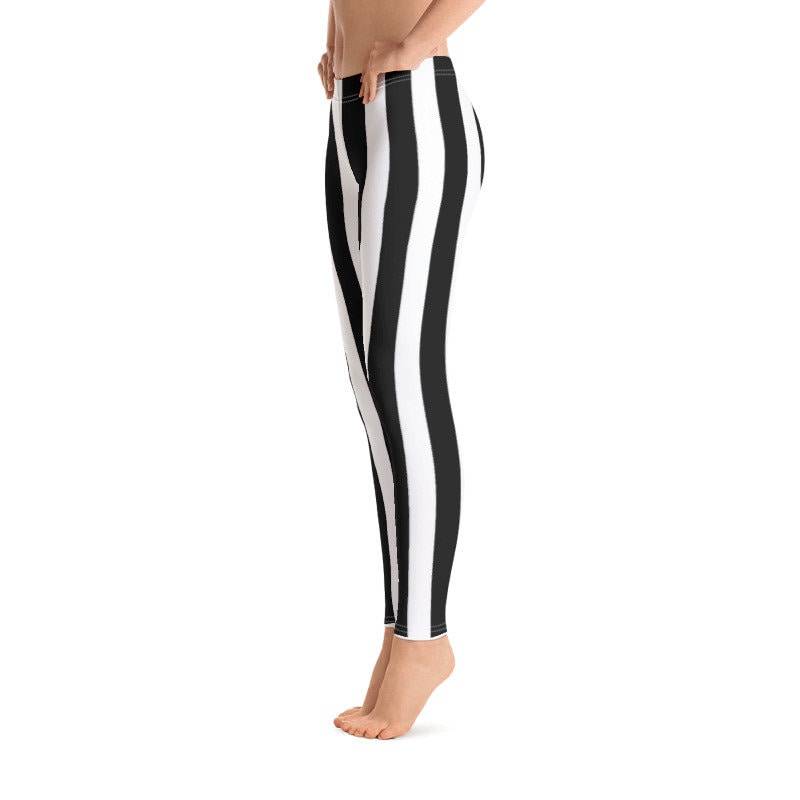 Schwarz-Weiß Gestreifte Leggings von Steamify
