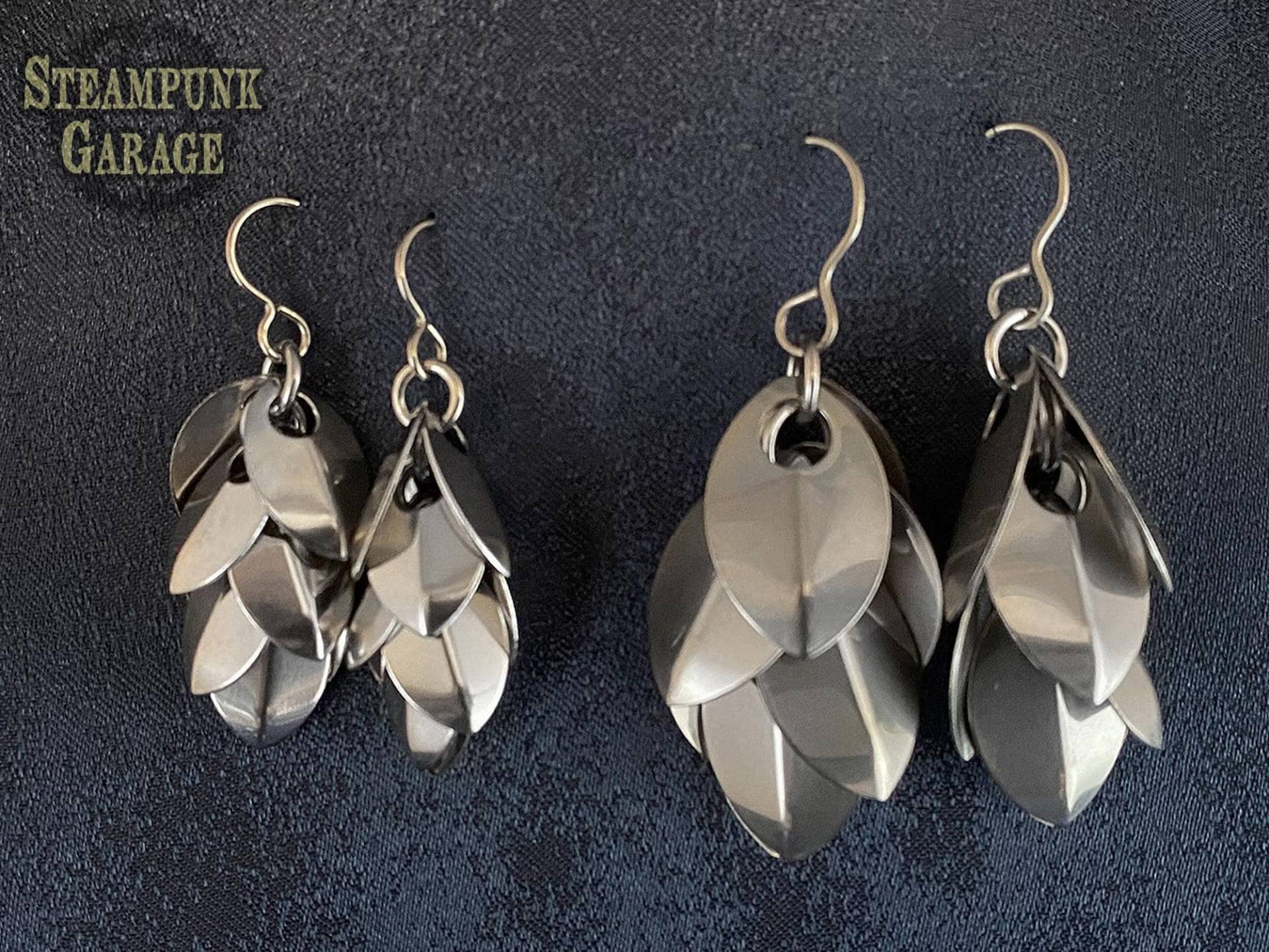 Drachen Scalemaille Ohrringe Mit Zottelmuster - Verstellbar in Titan Oder Edelstahl Exquisiter Schmuck Für Sie Drachen Scalemaille Ohrringe Mit Zottelmuster - Verstellbar in Titan Oder Edelstahl Exquisiter Schmuck Für Sie von SteampunkGarage