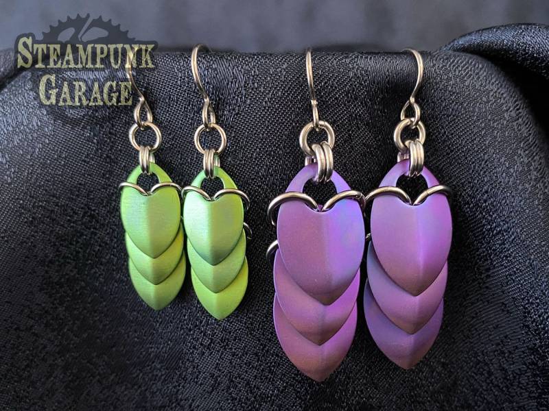 Anhänger Aus Eloxiertem Titan | Drachenschuppe - Luxus Mit Zähnen Optional Passender Erhältlich von SteampunkGarage