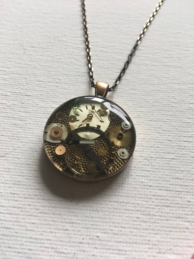 Runde Harz Steampunk Halskette von Steamworksdesign