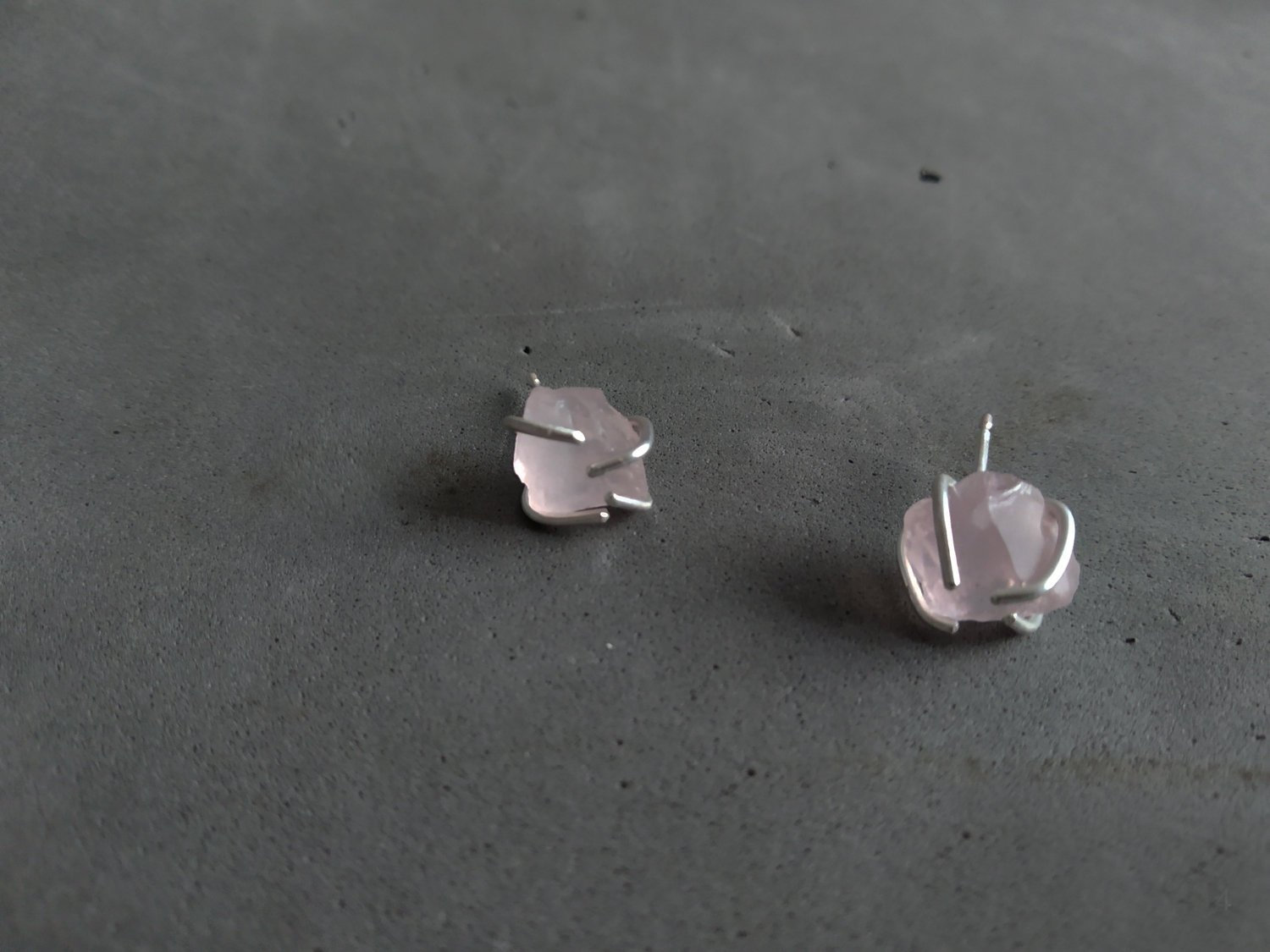 Rosenquarz Ohrstecker Natürlicher Rosa Quarz, Sterling Silber Ohrringe, Januar Geburtsstein Schmuck Geschenke von SteamyLab