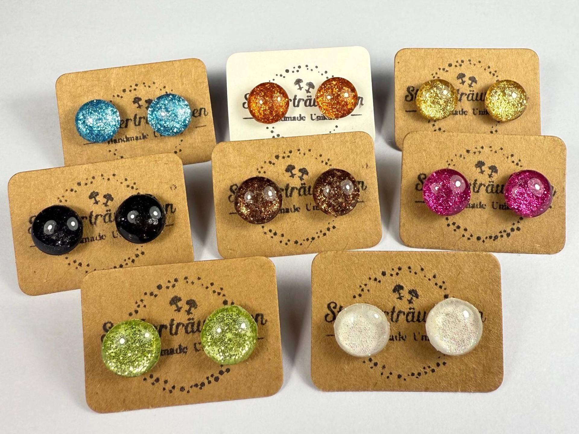 Glitzer Hypoallergene Cabochon Ohrringe 8mm | Kinder Handgemachter Schmuck Allergiefrei & Leicht Geschenk Für Mädchen von Steckertraeumchen