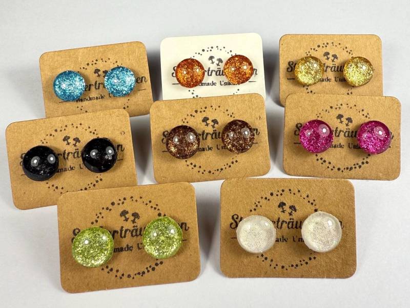 Glitzer Hypoallergene Cabochon Ohrringe 8mm | Kinder Handgemachter Schmuck Allergiefrei & Leicht Geschenk Für Mädchen von Steckertraeumchen