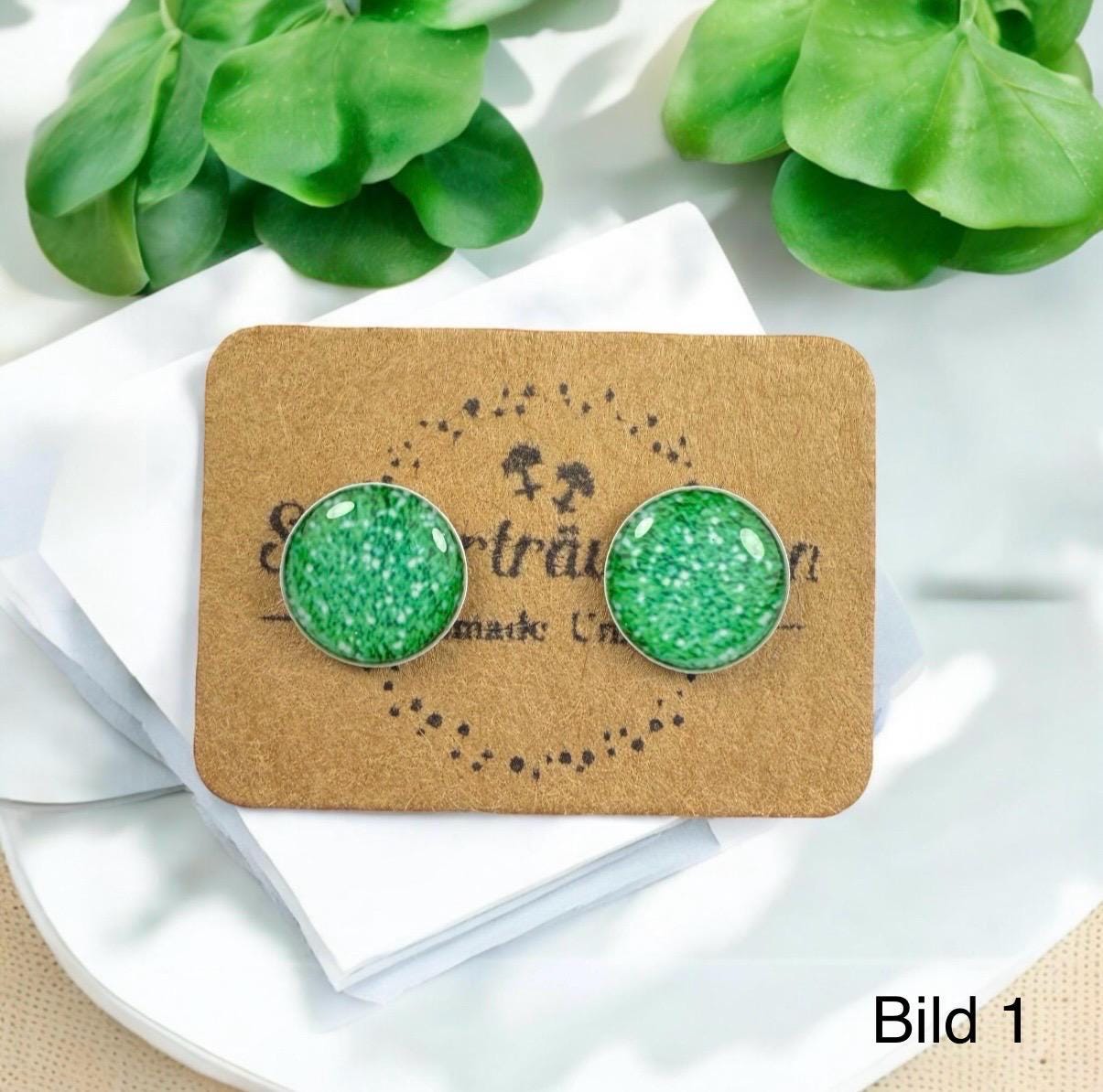 Grüne Ohrringe Resin 8mm Grüne Glitzer Ohrstecker Ohrschmuck Geschenk Weihnachten Niedliche Kinderohrringe Epoxidharz Mädchen Grüne Ohrringe Resin 8mm Grüne Glitzer Ohrstecker Ohrschmuck Geschenk Weihnachten Niedliche Kinderohrringe Epoxidharz Mädchen von Steckertraeumchen