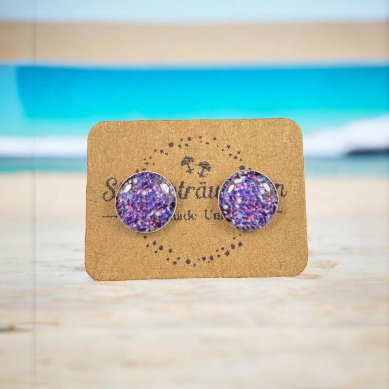 Ohrringe Resin 8mm Lila Glitzer Ohrstecker | Ohrschmuck Geschenk Weihnachten Niedliche Kinderohrringe Epoxidharz Mädchen von Steckertraeumchen